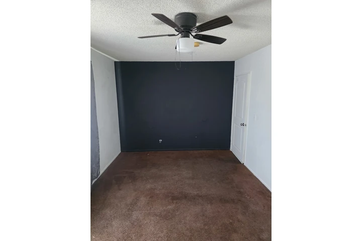 $1000 : CUARTO GRANDE EN CASA image 2