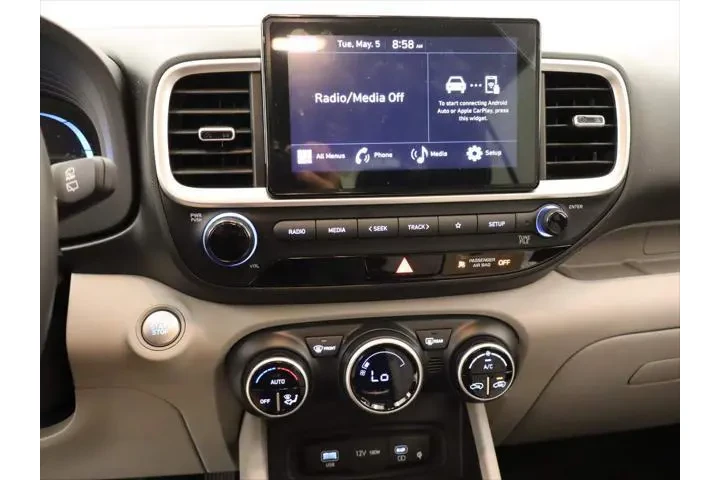 $21999 : Hyundai VENUE 2026 SEL 4dr C image 9