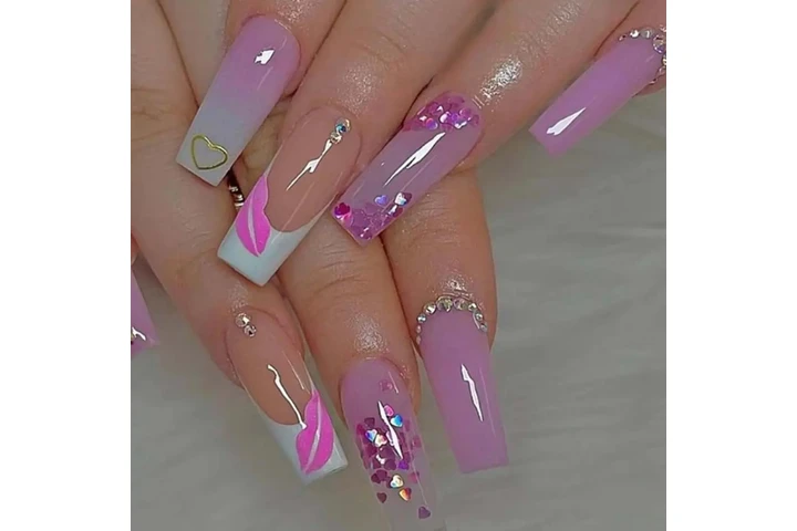 Necesitamos especialistas uñas image 2