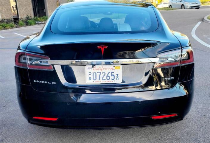 $29950 : 2018 Model S 75D image 7