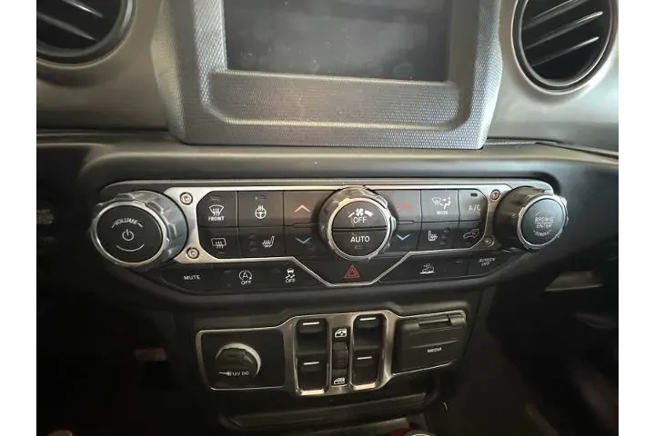 $25385 : Jeep Wrangler Unlimited 2021 image 10