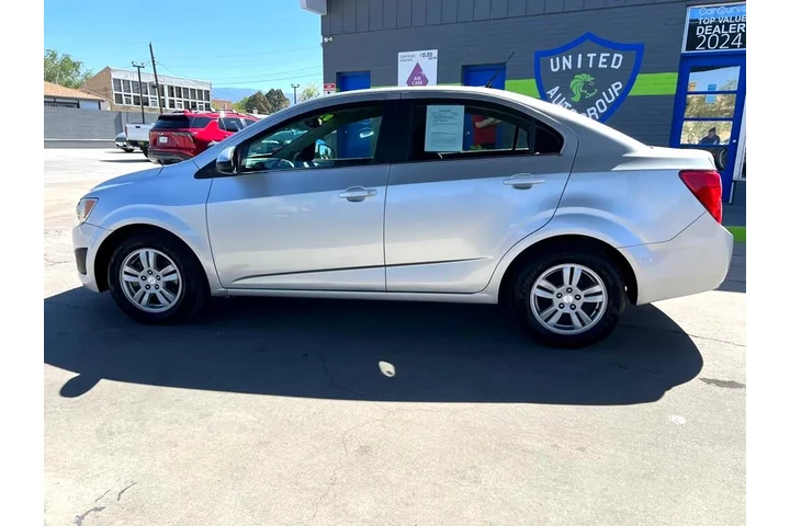2014 Sonic LT Auto Sedan image 8