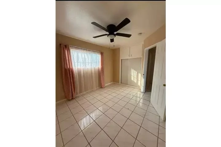 $1800 : COMPTON CASITA REMODELADA image 5