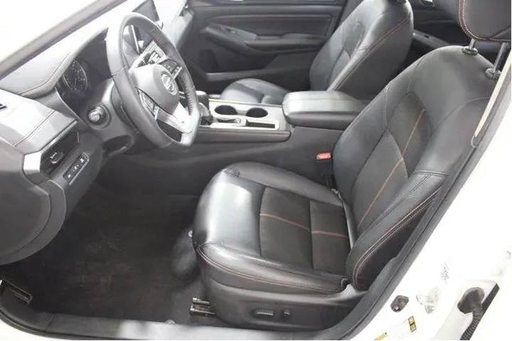 $20996 : Nissan Altima 2021 2.5 SR 4d image 5