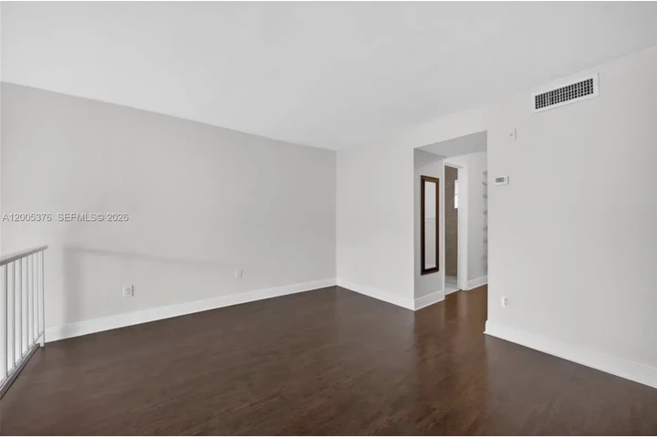 $1000 : 1 dormitorio y 1,5 baños image 6