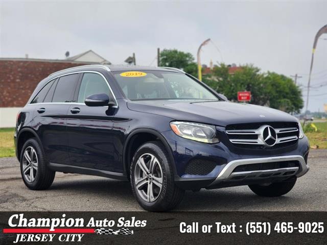 Used 2019 GLC GLC 300 4MATIC image 9