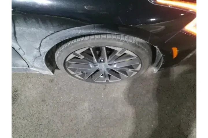 $31650 : Kia K5 2025 GT 4dr Sedan image 8