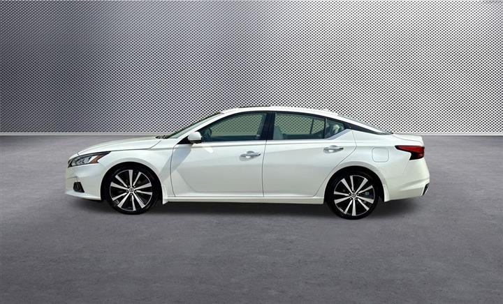 $19593 : 2020 Altima 2.0 Platinum image 4