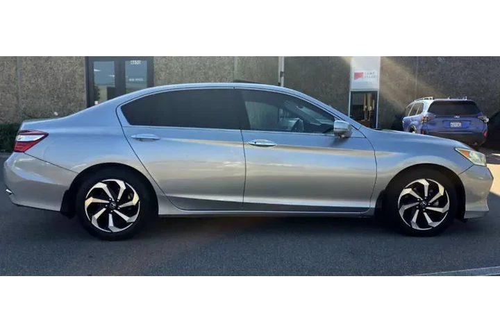 $12950 : 2017 Accord EX image 7
