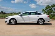 $19252 : Chevrolet Malibu 2023 LS 4dr thumbnail