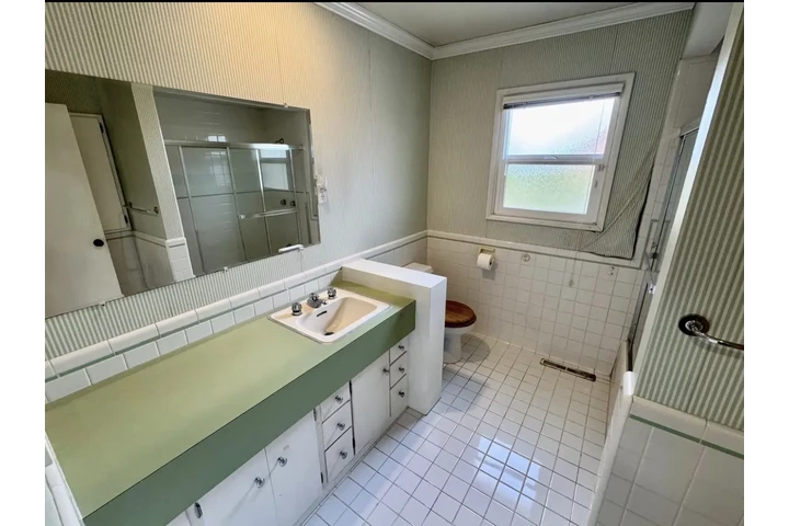 $950 : Well built Eureka home feature image 4