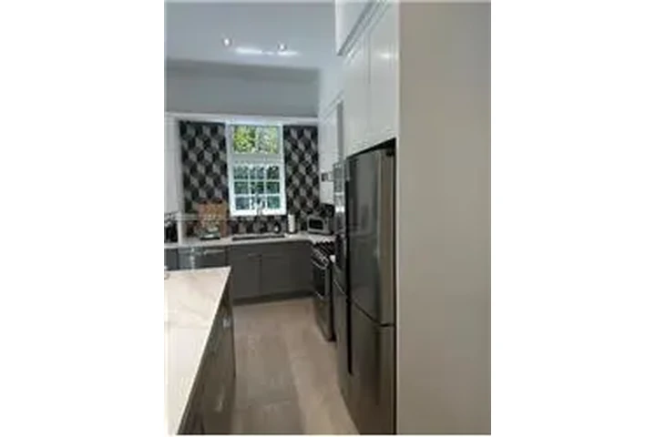 $9950 : Rental property with 3 bedro image 8