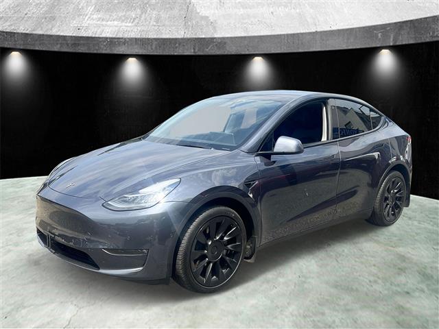 $27985 : Pre-Owned 2021 Model Y Long R image 3