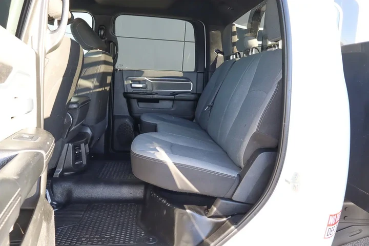 $52988 : 2023 4500 Chassis Cab SLT 4x4 image 8