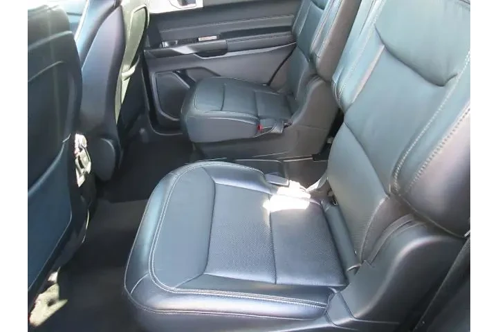 $31995 : Ford Explorer 2020 Limited 4 image 8