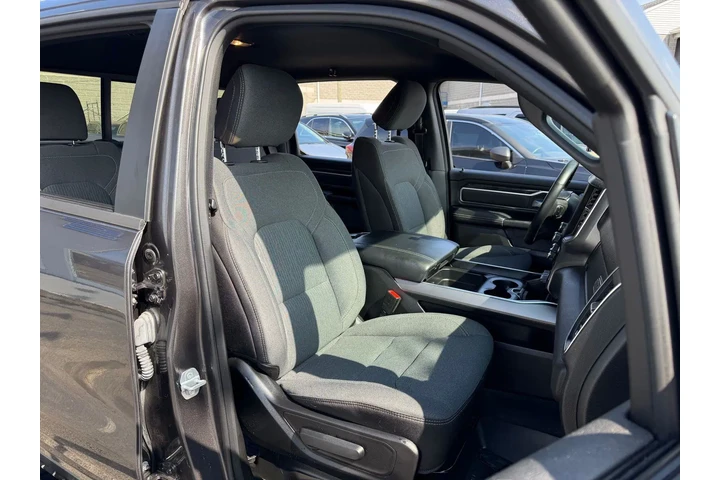 $35495 : Ram 1500 2024 4x4 Big Horn 4 image 10