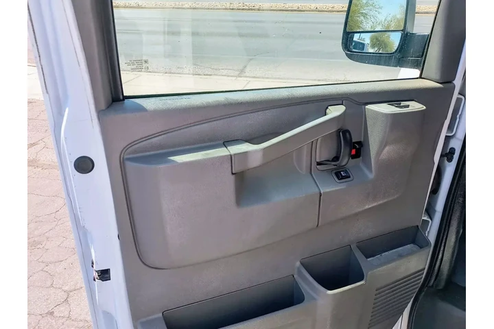 $18995 : 2018 CHEVROLET EXPRESS 2500 C image 5