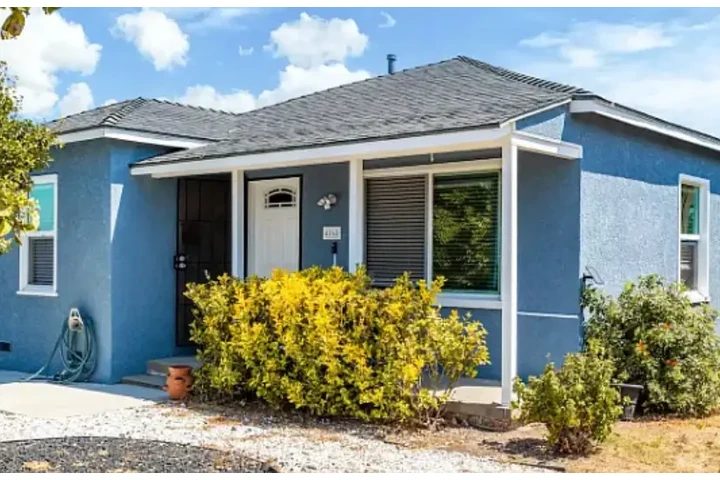 $2740 : LAX, Manhattan Beach, Sofi Sta image 1