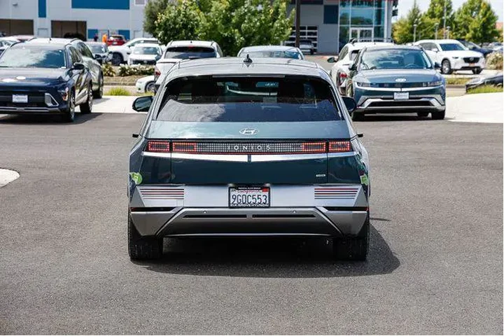 $29699 : Hyundai IONIQ 5 2023 AWD Lim image 3