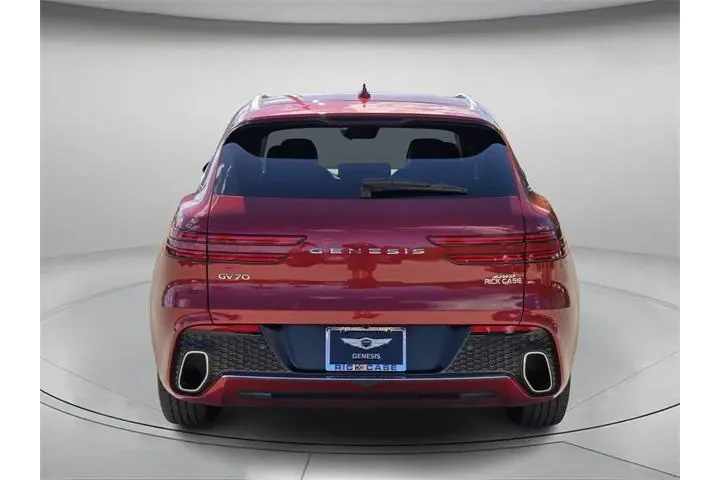 $32198 : Genesis GV70 2023 AWD 2.5T S image 5