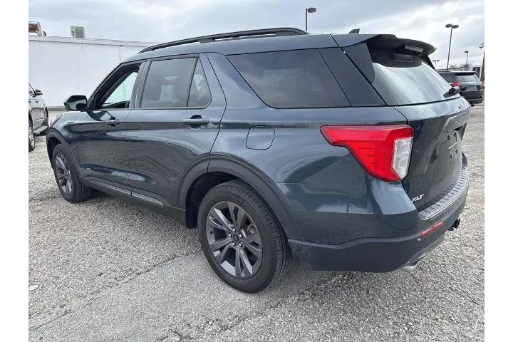 $33175 : Ford Explorer 2023 AWD XLT 4 image 6