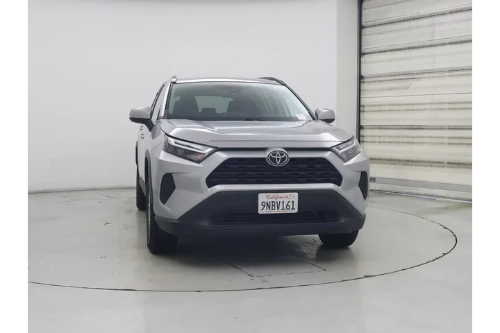 $30998 : Toyota RAV4 2022 AWD XLE 4dr image 5