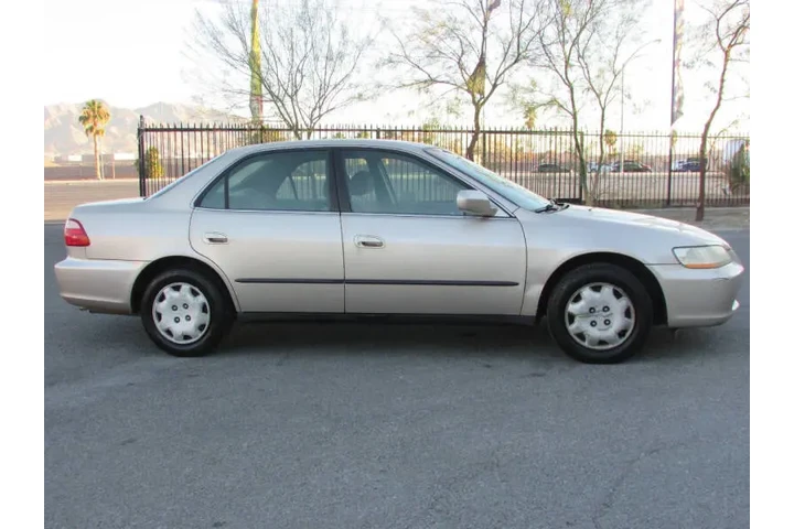 $5995 : 2000 Accord LX image 3