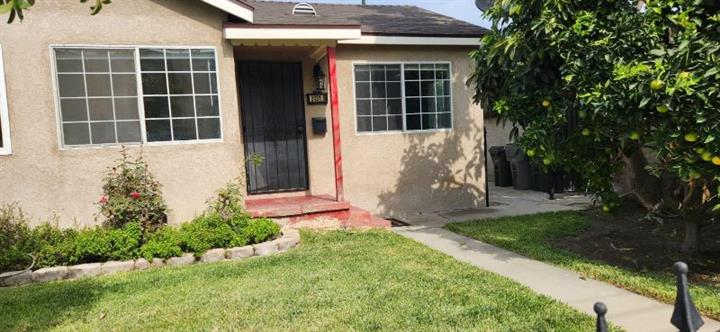 $1800 : Rent in Lynwood image 1