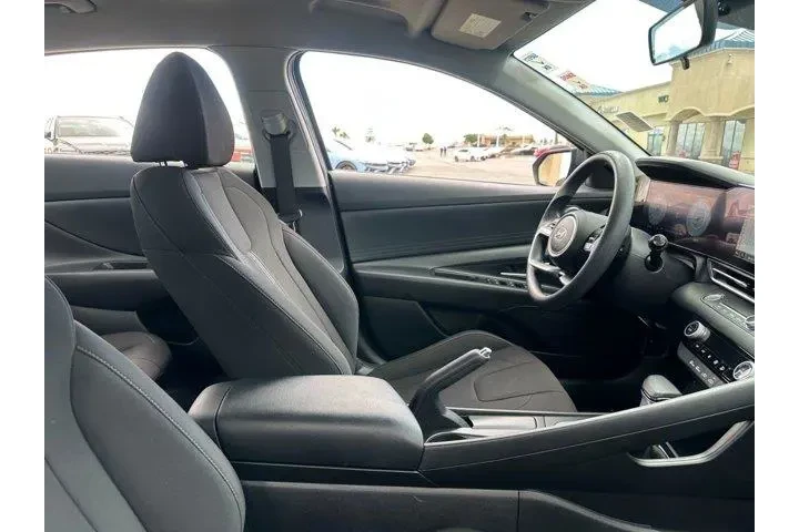 $19627 : Hyundai ELANTRA 2024 SEL 4dr image 9