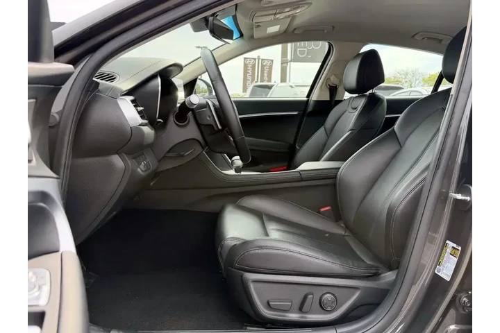 $30995 : Genesis G70 2025 2.5T Sport image 10