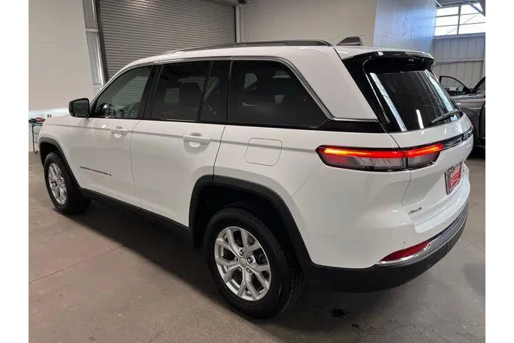 $28509 : Jeep Grand Cherokee 2024 4x4 image 5