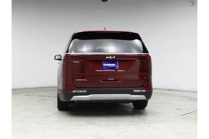 $29998 : Kia Carnival 2024 LX 4dr Min image 6