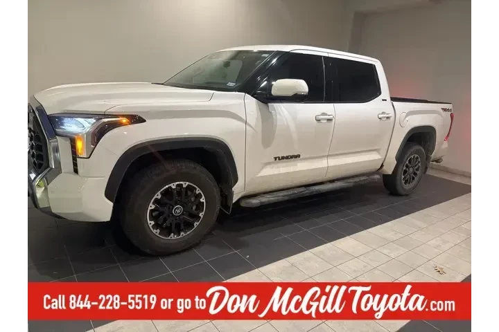 $39985 : Toyota Tundra 2023 4x4 SR5 4 image 1