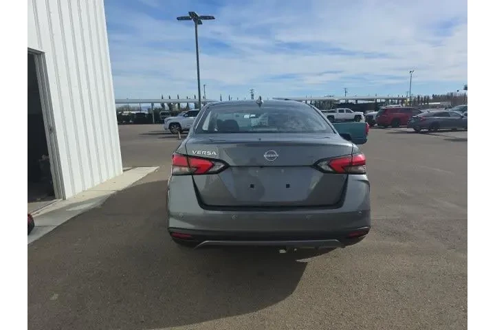 $17500 : Nissan Versa 2025 SV 4dr Sed image 5