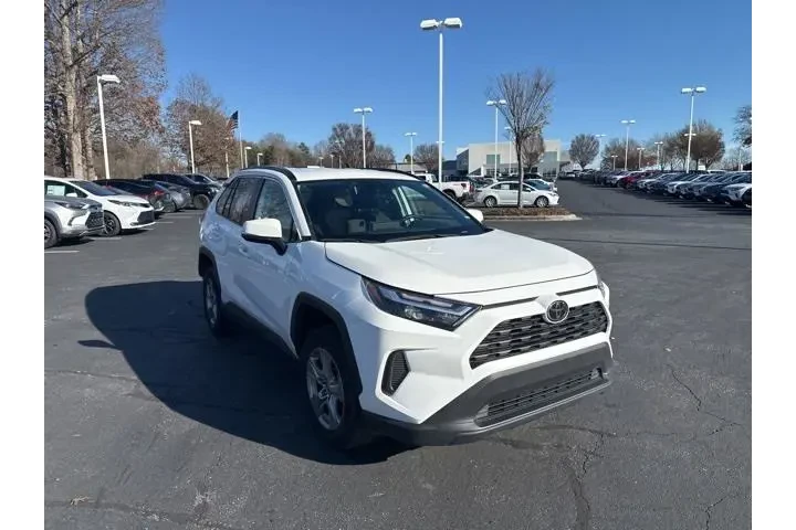 $26773 : Toyota RAV4 2024 XLE 4dr SUV image 3