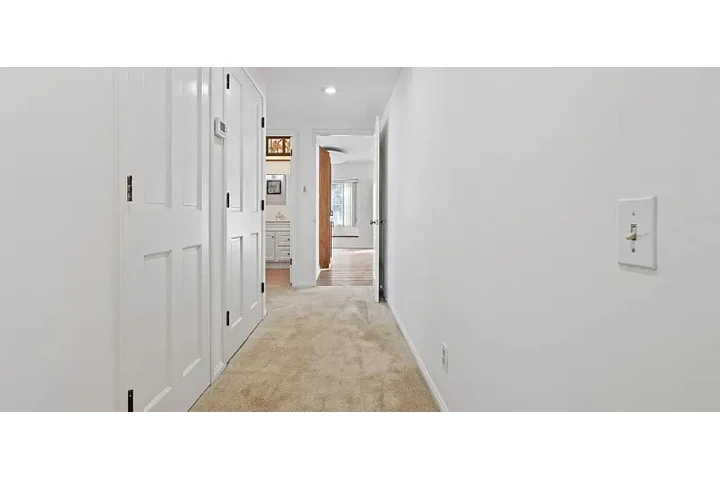 $2500 : Beautiful 3Bedroom For Rent image 8