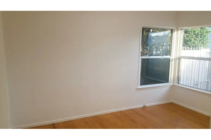$1375 : North Hollywood 🏡 image 7
