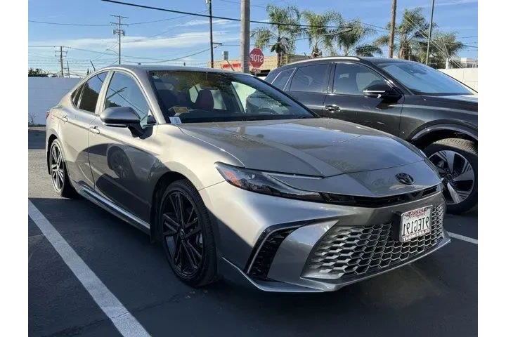 $34136 : Toyota Camry 2025 LE 4dr Sed image 1