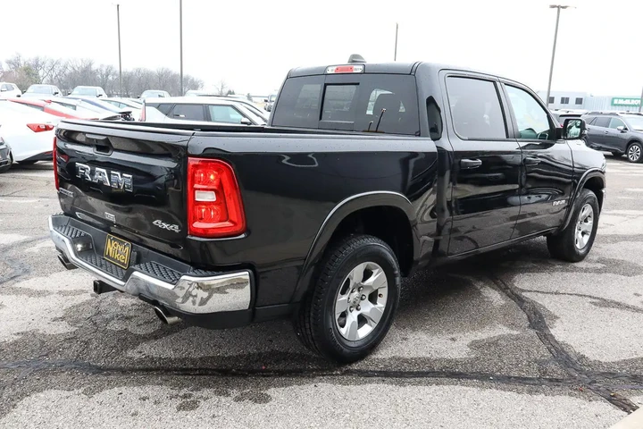 $38988 : 2025 1500 Big Horn 4x4 Crew C image 4