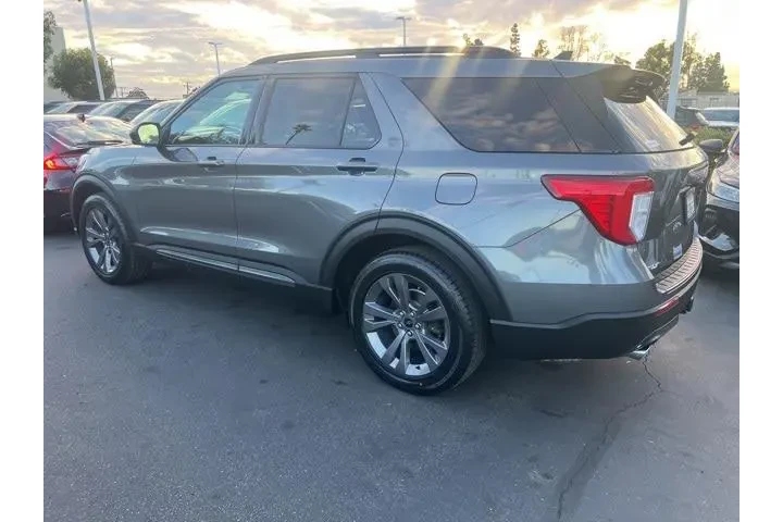 $31987 : Ford Explorer 2023 XLT 4dr S image 2