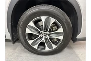 $31500 : Toyota Highlander 2023 L 4dr thumbnail