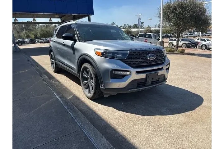 $24988 : Ford Explorer 2022 XLT 4dr S image 2