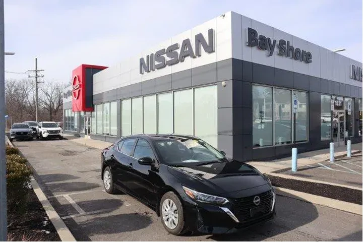 $16251 : Nissan Sentra 2025 S 4dr Sed image 2