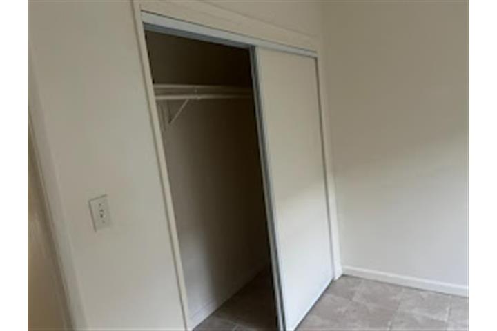 $2300 : LYNWOOD APARTAMENTO image 6