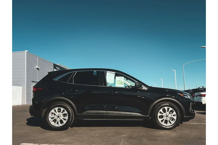 $20997 : Ford Escape 2023 Active 4dr image 2