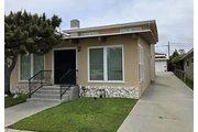 3-car garage, new light fixtur en Los Angeles