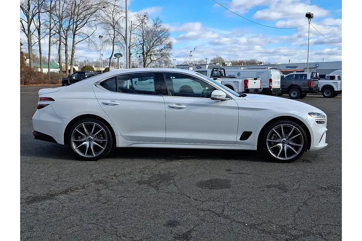 $23995 : Genesis G70 2023 2.0T 4dr Se image 8