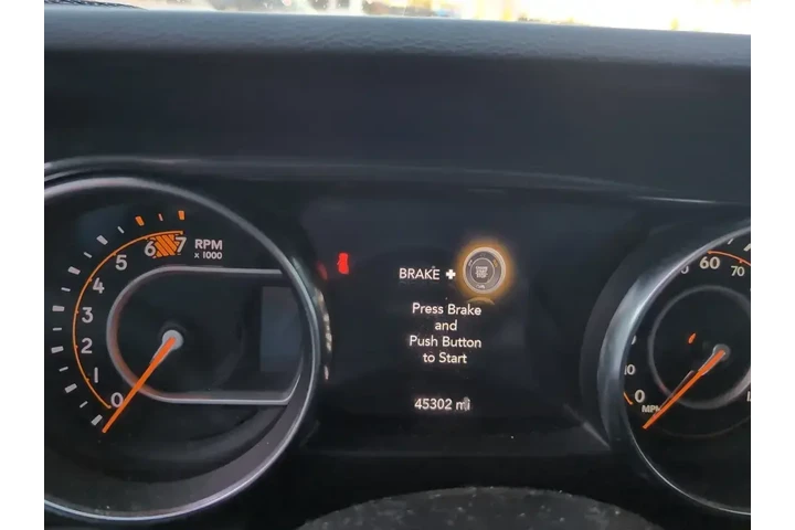 $28000 : Jeep Wrangler 2023 4x4 Sport image 8