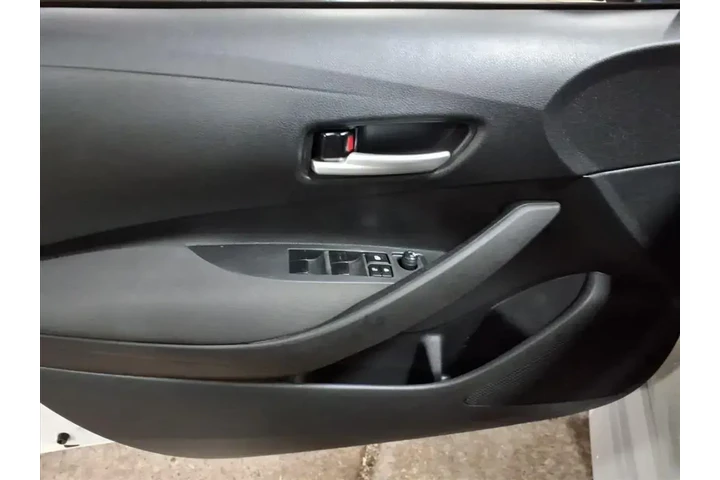 $16943 : Toyota Corolla 2021 LE 4dr S image 9