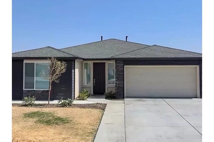 $1400 : Exterior features For rent image 1